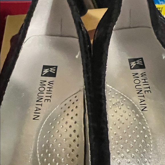 White Mountain Textured Black Loafers - Picture 3 of 6